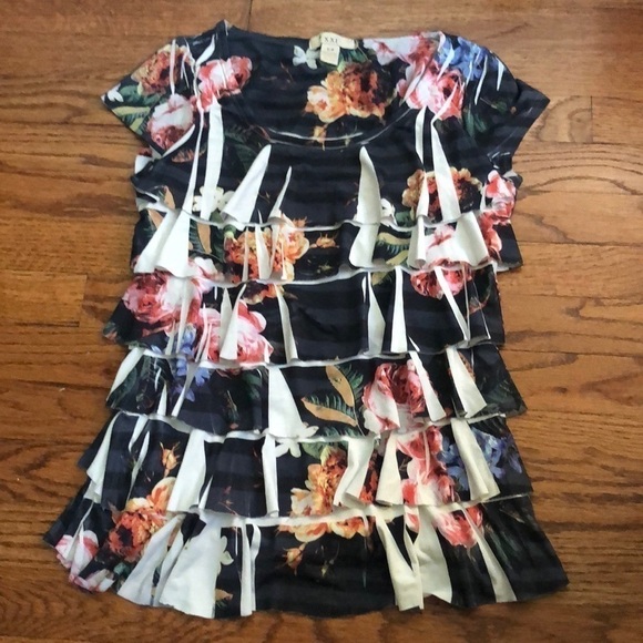 Women’s Ruffle Top - Picture 7 of 13